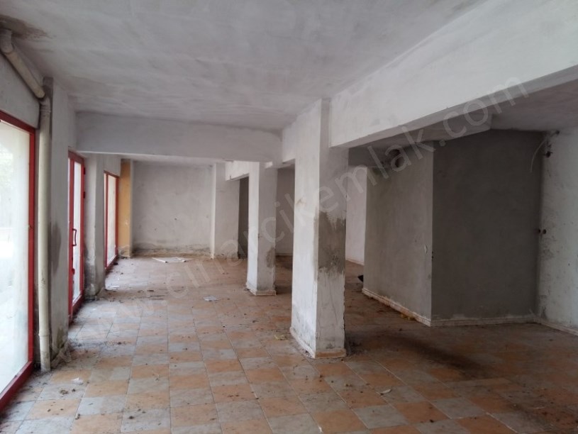 KARPUZDEREDE TEŞVİKİYE SİTESİNDE 130 M2 WC Lİ DÜKKAN