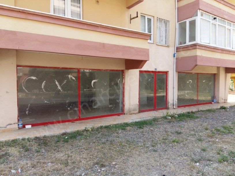 KARPUZDEREDE TEŞVİKİYE SİTESİNDE 130 M2 WC Lİ DÜKKAN