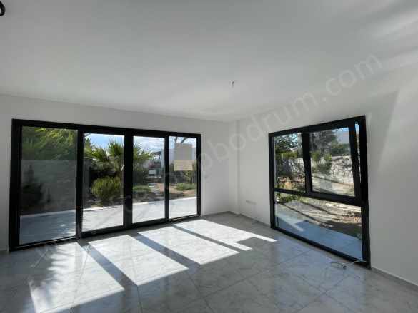 Eşyasız 2+1 Evcil Hayvan Dostu Bahçeli Giriş Katı Kiralık Daire Bodrum Gümüşlük Mah Fc Group
