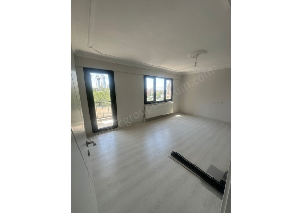 Tepekule Mah. Bayraklı  Satılık Daire |  3+1 Oda | 100M2 5.750.000Tl  Krediye Uygun  | 4. Kat | Doğalgaz(Kombi) | 1 Banyo | 1 Yatak Odası Resim-3