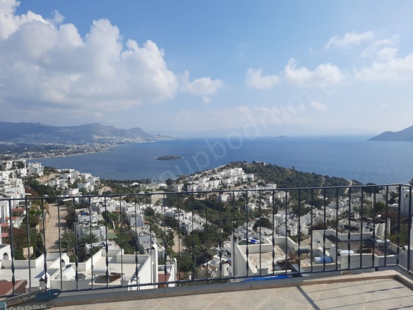 Gümüşlük Mah. Bodrum Satılık Villa |  4+2 Oda | 149M2 16.600.000Tl Eşyalı  | Tripleks | Klima | 2 Banyo | 4 Yatak Odası Resim-2