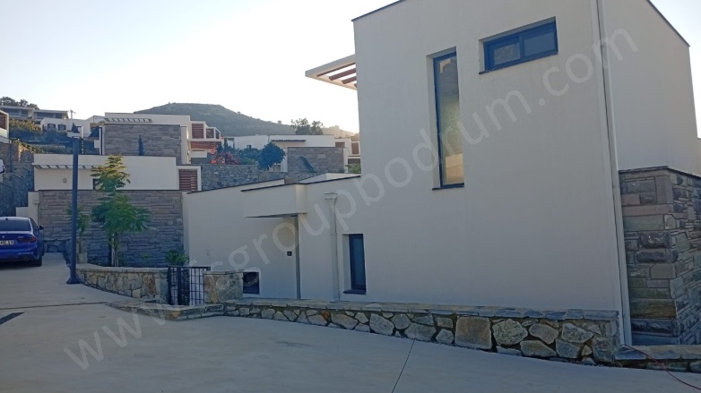 Peksimet Mah. Bodrum Kiralık Villa |  3+1 Oda | 107M2 Yıllık 75.000Tl | Bahçe Dubleksi | Vrv | 2 Banyo | 3 Yatak Odası Resim-1