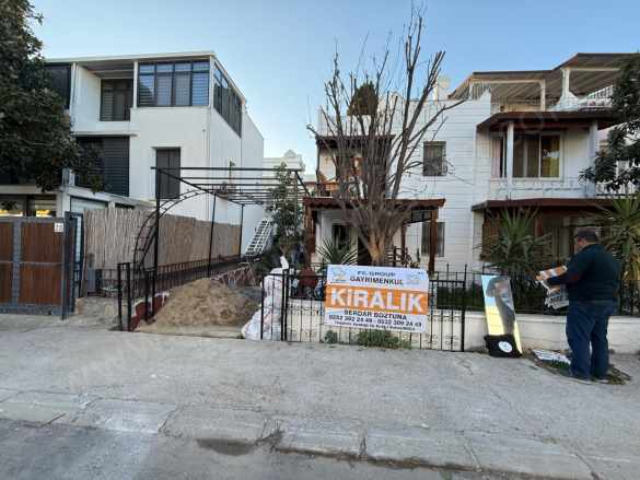 Fc Group Turgutreis D Marin Yanında Tamamı Yenilenmiş Bahçeli Tripleks Müstakil Eşyasız 2 5+1 Ev Kiralık Bodrum Mah