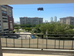 Bayraklı  Tepekule Mah. Satılık Daire 3+1 100 M2 | 4. Kat | Doğalgaz(Kombi) | 1 Banyo | 1 Yatak Odası