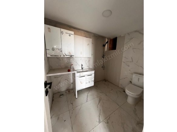 Atatürk Mah. Menemen Satılık Daire |  2+1 Oda | 104M2 3.650.000Tl  Krediye Uygun  | 6. Kat | Doğalgaz(Kombi) | 2 Banyo | 2 Yatak Odası Resim-3