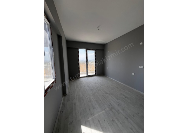 Atatürk Mah. Menemen Satılık Daire |  2+1 Oda | 104M2 3.650.000Tl  Krediye Uygun  | 6. Kat | Doğalgaz(Kombi) | 2 Banyo | 2 Yatak Odası Resim-4