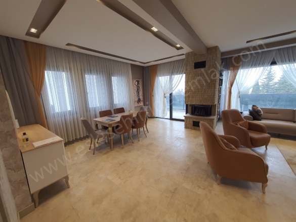 Karagözler Mah. Tepebaşı Satılık Villa |  4+1 Oda | 300M2 21.000.000Tl  Krediye Uygun  | Tripleks | Doğalgaz(Kombi) | 3 Banyo | 4 Yatak Odası Resim-2