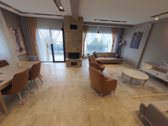 Karagözler Mah. Tepebaşı Satılık Villa |  4+1 Oda | 300M2 21.000.000Tl  Krediye Uygun  | Tripleks | Doğalgaz(Kombi) | 3 Banyo | 4 Yatak Odası Resim-3