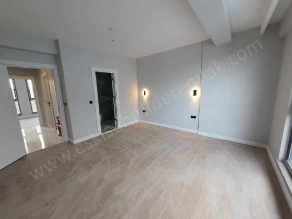 Sazova Mah. Tepebaşı Satılık Villa |  4+1 Oda | 208M2 11.000.000Tl  Krediye Uygun  | Tripleks | Yerden Isıtma | 2 Banyo | 4 Yatak Odası Resim-4