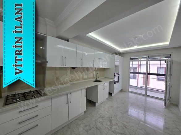 Sazova Mah. Tepebaşı Satılık Daire |  3+1 Oda | 130M2 6.750.000Tl  Krediye Uygun  | 2. Kat | Merkezi Isınma | 2 Banyo | 3 Yatak Odası Resim-1