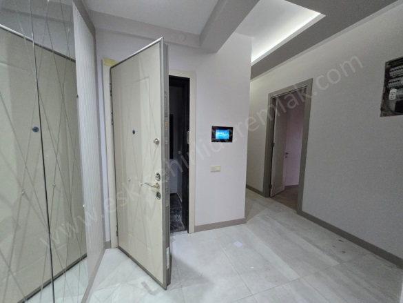 Sümer Mah. Odunpazarı Kiralık Daire |  4+1 Oda | 210M2 Aylık 58.000Tl  Krediye Uygun  | 1. Kat | Yerden Isıtma | 2 Banyo | 4 Yatak Odası Resim-5