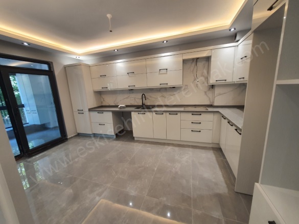 Merkez Yeni Mah. Tepebaşı Satılık Daire |  3+1 Oda | 150M2 7.400.000Tl  Krediye Uygun  | 2. Kat | Yerden Isıtma | 2 Banyo | 3 Yatak Odası Resim-1