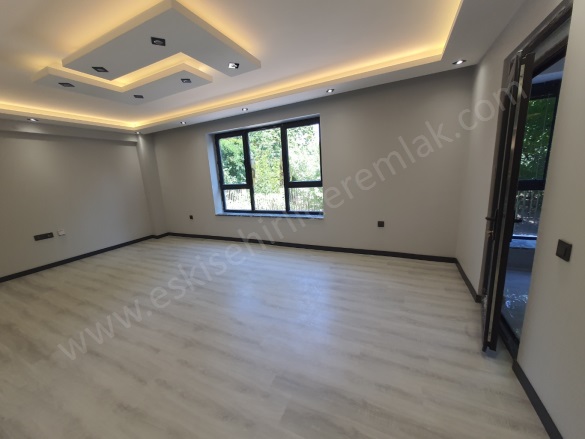 Merkez Yeni Mah. Tepebaşı Satılık Daire |  3+1 Oda | 150M2 7.400.000Tl  Krediye Uygun  | 2. Kat | Yerden Isıtma | 2 Banyo | 3 Yatak Odası Resim-5