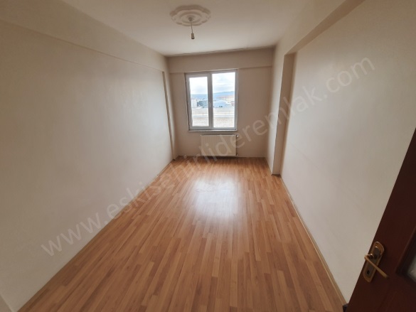 Batıkent Mah. Tepebaşı Kiralık Daire |  3+1 Oda | 170M2 Aylık 20.000Tl | 3. Kat | Doğalgaz(Kombi) | 2 Banyo | 3 Yatak Odası Resim-3