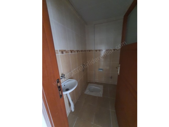Batıkent Mah. Tepebaşı Kiralık Daire |  3+1 Oda | 170M2 Aylık 23.000Tl | 3. Kat | Doğalgaz(Kombi) | 2 Banyo | 3 Yatak Odası Resim-3