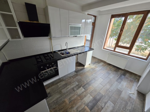 Kurtuluş Mah. Odunpazarı Kiralık Daire |  2+1 Oda | 100M2 Aylık 25.000Tl  Krediye Uygun  Eşyalı  | 1. Kat | Doğalgaz(Kombi) | 1 Banyo | 2 Yatak Odası Resim-5