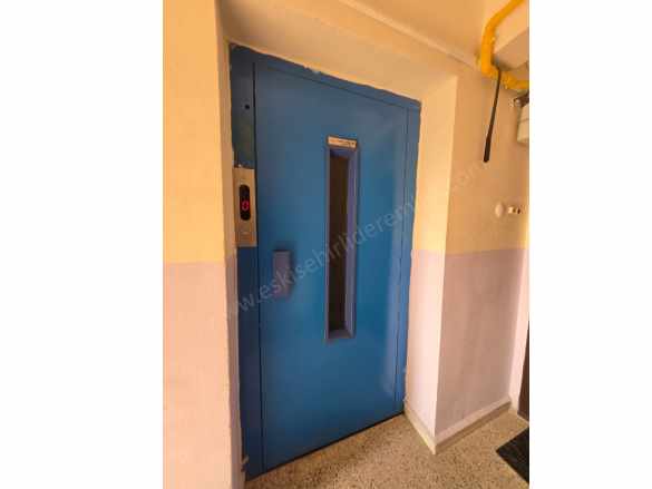 Eskişehir Büyükdere Mahallesi Irmak Sitesinde Satılık Daire 3+1 160M2 Odunpazarı