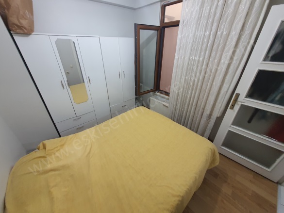 Yenibağlar Mah. Tepebaşı Kiralık Daire |  1+1 Oda | 55M2 Aylık 14.500Tl  Krediye Uygun  Eşyalı  | 4. Kat | Doğalgaz(Kombi) | 1 Banyo | 1 Yatak Odası Resim-5