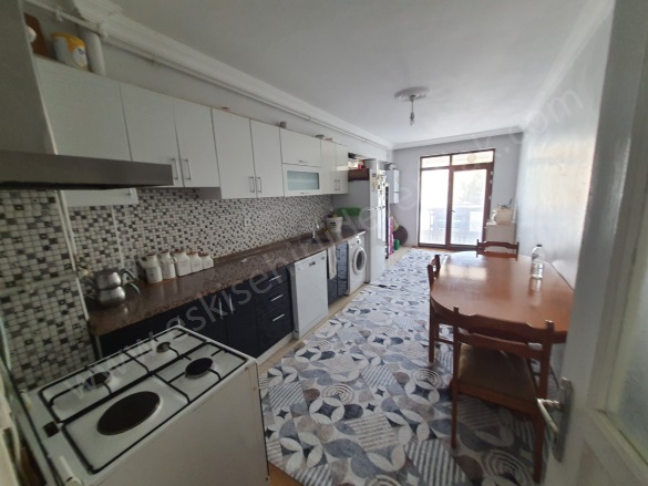 Çamlıca Mah. Tepebaşı Satılık Daire |  3+1 Oda | 135M2 3.350.000Tl  Krediye Uygun  | 3. Kat | Doğalgaz(Kombi) | 1 Banyo | 3 Yatak Odası Resim-1