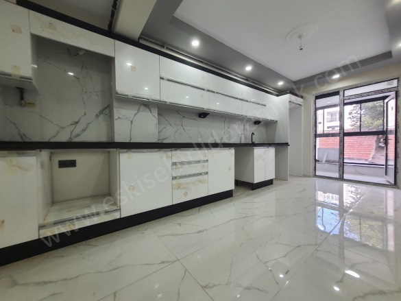 Osmangazi Mah. Odunpazarı Satılık Daire |  3+1 Oda | 125M2 6.300.000Tl  Krediye Uygun  | 3. Kat | Yerden Isıtma | 2 Banyo | 3 Yatak Odası Resim-1