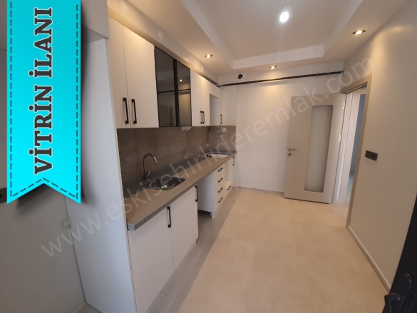 Çamlıca Mah. Tepebaşı Satılık Daire |  2+1 Oda | 90M2 3.490.000Tl  Krediye Uygun  | 3. Kat | Doğalgaz(Kombi) | 1 Banyo | 2 Yatak Odası Resim-5