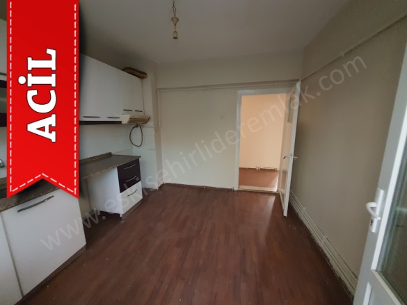 Işıklar Mah. Tepebaşı Acil Satılık Daire |  2+1 Oda | 100M2 1.925.000Tl  Krediye Uygun  | Giriş Katı | Doğalgaz(Kombi) | 1 Banyo | 2 Yatak Odası Resim-2