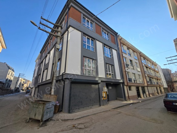 Çamlıca Mah. Tepebaşı Kiralık Daire |  1+2 Oda | 70M2 Aylık 15.000Tl  Krediye Uygun  | 2. Kat | Yerden Isıtma | 1 Banyo | 1 Yatak Odası Resim-3