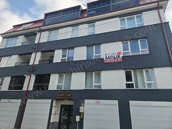 Çamlıca Mah. Tepebaşı Satılık Daire |  3+1 Oda | 135M2 4.450.000Tl  Krediye Uygun  | 2. Kat | Yerden Isıtma | 1 Banyo | 3 Yatak Odası Resim-3