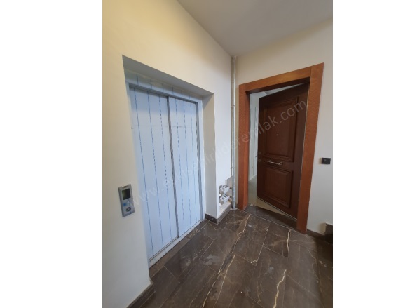 Sümer Mah. Odunpazarı Kiralık Daire |  4+1 Oda | 190M2 Aylık 55.000Tl | 2. Kat | Yerden Isıtma | 2 Banyo | 4 Yatak Odası Resim-4