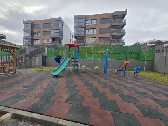 Batıkent Mah. Tepebaşı Kiralık Daire |  4+1 Oda | 190M2 Aylık 55.000Tl  Krediye Uygun  | 1. Kat | Yerden Isıtma | 2 Banyo | 4 Yatak Odası Resim-5