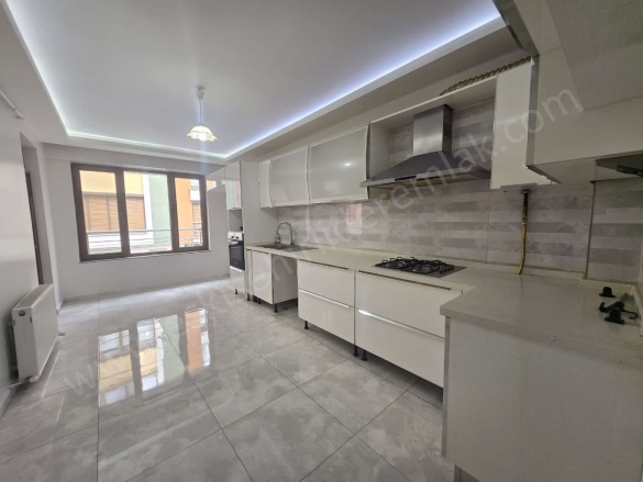 Deliklitaş Mah. Odunpazarı Satılık Daire |  4+1 Oda | 190M2 10.500.000Tl  Krediye Uygun  | 1. Kat | Doğalgaz(Kombi) | 2 Banyo | 4 Yatak Odası Resim-2