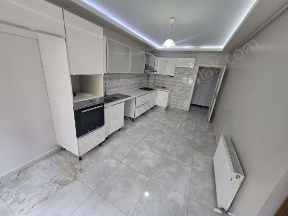 Deliklitaş Mah. Odunpazarı Satılık Daire |  4+1 Oda | 190M2 10.500.000Tl  Krediye Uygun  | 1. Kat | Doğalgaz(Kombi) | 2 Banyo | 4 Yatak Odası Resim-5