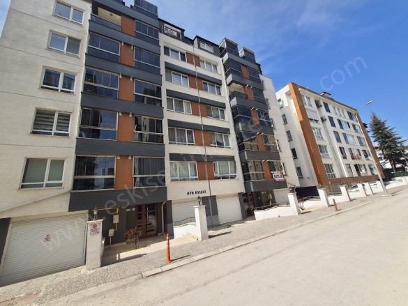 Vişnelik Mah. Odunpazarı Satılık Daire |  3+1 Oda | 150M2 9.350.000Tl  Krediye Uygun  | 1. Kat | Doğalgaz(Kombi) | 1 Banyo | 3 Yatak Odası Resim-2