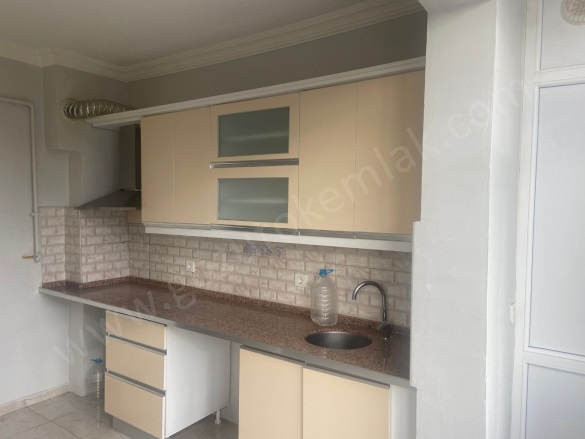 Harmanlar Mah. Merzifon Satılık Bina |  3+1 Oda | 130M2 4.550.000Tl  Krediye Uygun  | 3. Kat | Doğalgaz(Kombi) | 1 Banyo | 2 Yatak Odası Resim-4