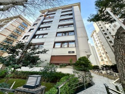 Kadıköy Göztepe Mah. Satılık Daire 2+1 85 M2 | 2. Kat | Doğalgaz(Kombi) | 1 Banyo | 2 Yatak Odası