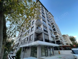 Kadıköy Göztepe Mah. Satılık Daire 3+1 125 M2 | 3. Kat | Doğalgaz(Kombi) | 1 Banyo | 3 Yatak Odası