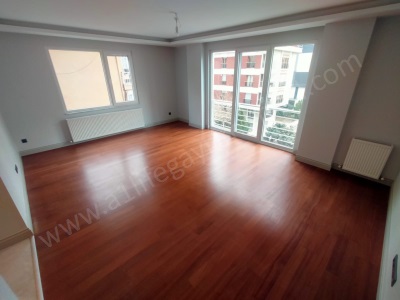 Çiftehavuzlar Bağdat Caddesine Yakın Lüx Revizyonlu 3+1 Satılık Daire Kadıköy Göztepe Mah