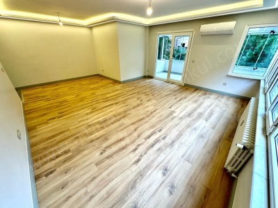 Tütüncü M Efendide 3+1 Balkonlu Ebeveynli Mimari Dekorlu 135 Net Satılık Daire Kadıköy Göztepe Mah