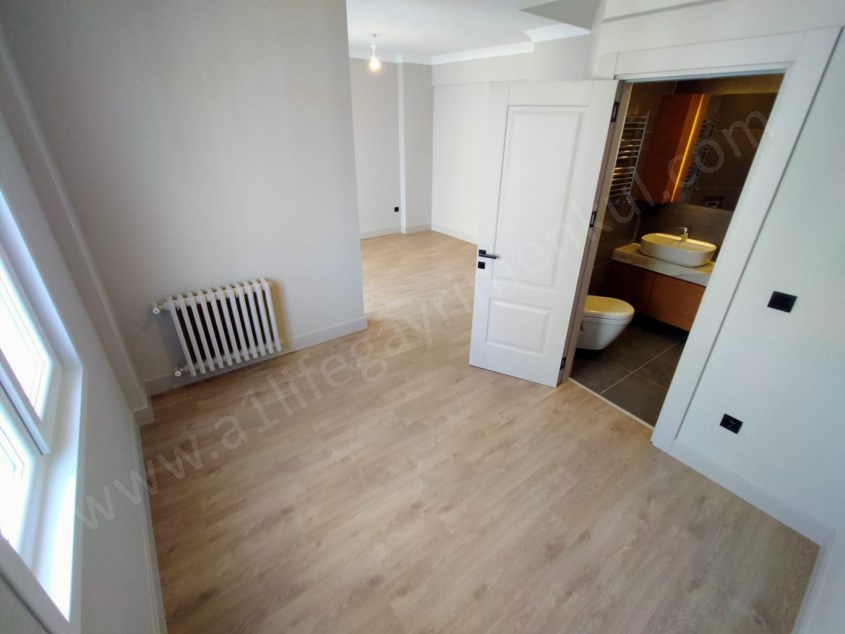 ÇİFTEHAVUZLARDA  KATTA TEK, ÇİFT MUTFAKLI, ÇİFT BALKONLU (4+1) (3+2) SATILIK DAİRE