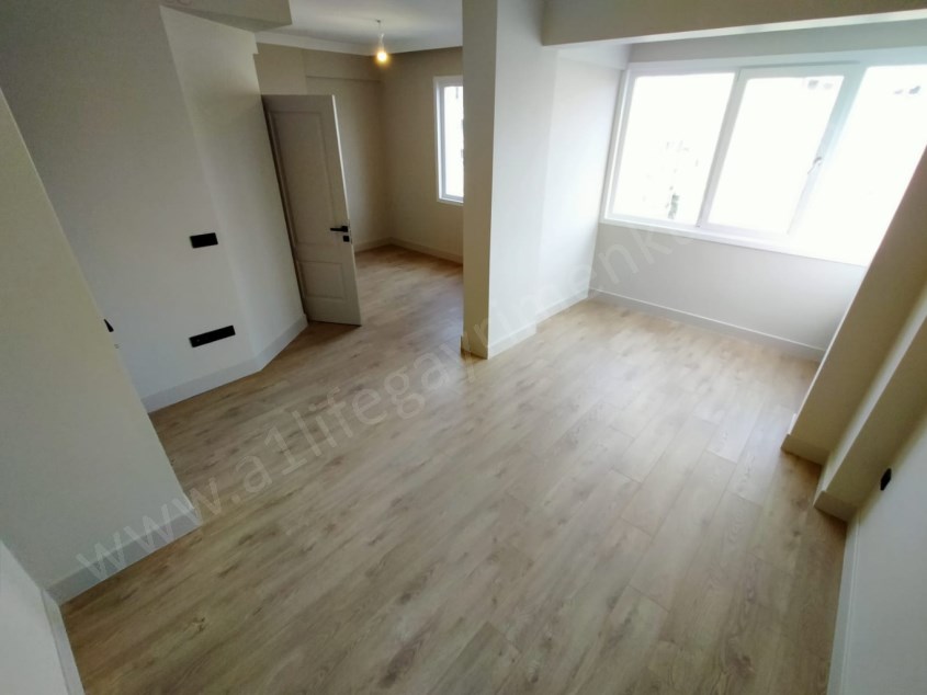 ÇİFTEHAVUZLARDA  KATTA TEK, ÇİFT MUTFAKLI, ÇİFT BALKONLU (4+1) (3+2) SATILIK DAİRE