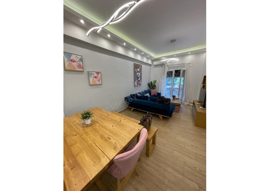 GOLDEN VISA FIRSATIDIR! YUNANİSTANDA HİLTON BÖLGESİNDE EŞYALI 2+1 SATILIK DAİRE  