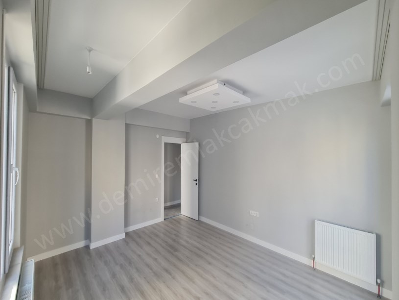 Kartal Çavuşoğlu Yasa Sk. No:8     2+1 Kiralık Daire