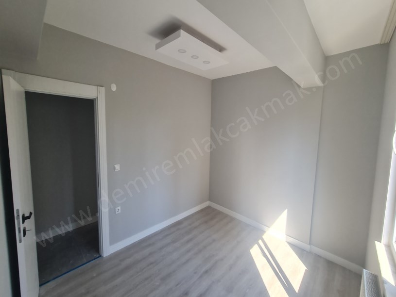 Kartal Çavuşoğlu Yasa Sk. No:8     2+1 Kiralık Daire