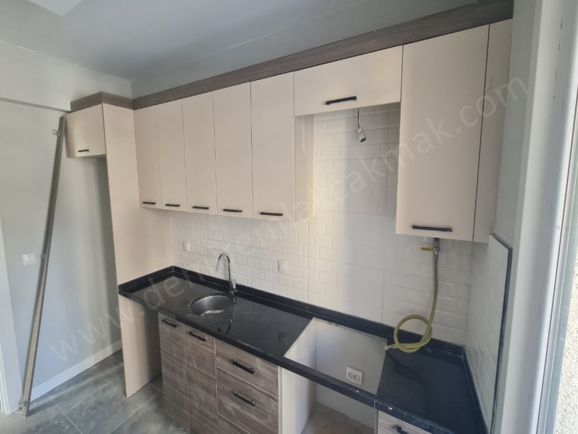 Kartal Çavuşoğlu Yasa Sk. No:8     2+1 Kiralık Daire