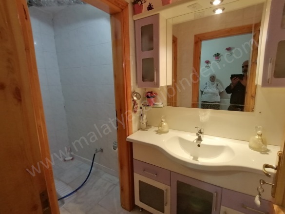 Aslanbey Mah. Battalgazi Satılık Daire |  3+1 Oda | 160M2 2.500.000Tl  Krediye Uygun  | 1. Kat | Doğalgaz(Kombi) | 1 Banyo | 2 Yatak Odası Resim-5