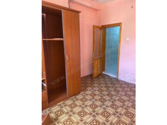 Sarıot Mah. Kale Kiralık Daire |  3+1 Oda | 150M2 Aylık 8.000Tl | Giriş + 1.Kat | Soba | 1 Banyo | 2 Yatak Odası Resim-2