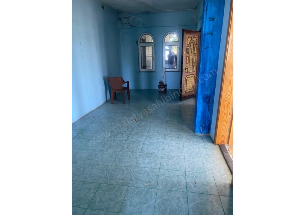 Sarıot Mah. Kale Kiralık Daire |  3+1 Oda | 150M2 Aylık 8.000Tl | Giriş + 1.Kat | Soba | 1 Banyo | 2 Yatak Odası Resim-4