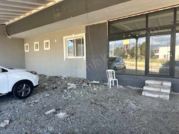 Arsuz Karaağaç Cumhuriyet Mahallesinde Satılık Dükkan 300 M2 5+1