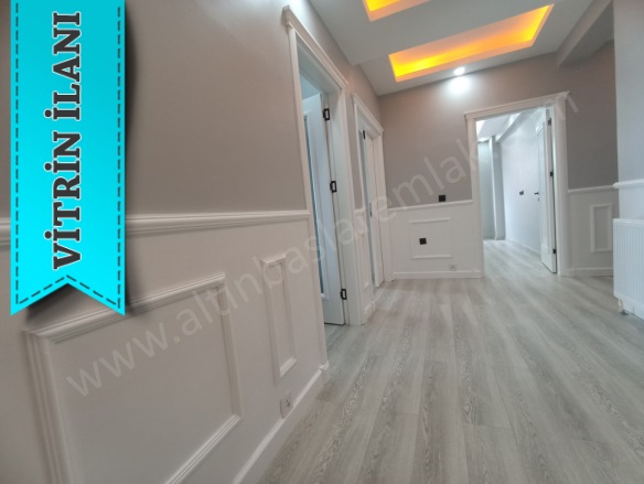 Yenişehir Mah. Kars Satılık Daire |  4+1 Oda | 215M2 5.500.000Tl  Krediye Uygun  | 3. Kat | Doğalgaz(Kombi) | 2 Banyo | 3 Yatak Odası Resim-4