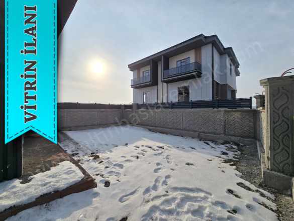 Lar Bölgesinde Site içerisinde Satılık Villa Sıfır !!! Merkez Şehitler Mah